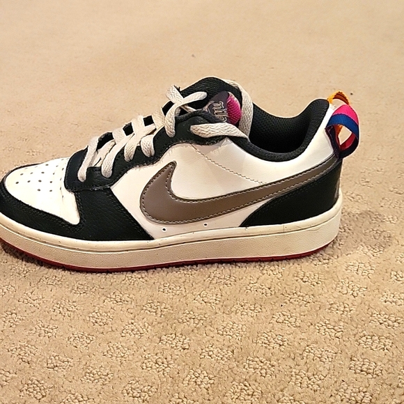 Nike Court  Borough Girls - Picture 2 of 4